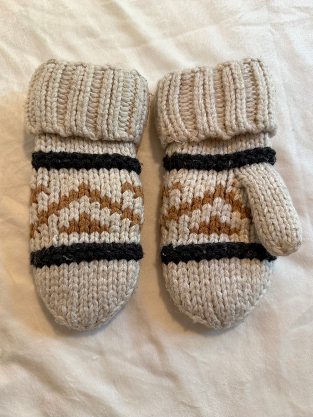 Universal Thread Cream Patterned Knit Mittens